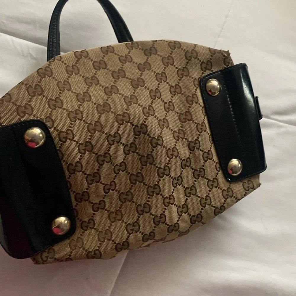 Gucci Tan and Black Satchel - Picture 4 of 8